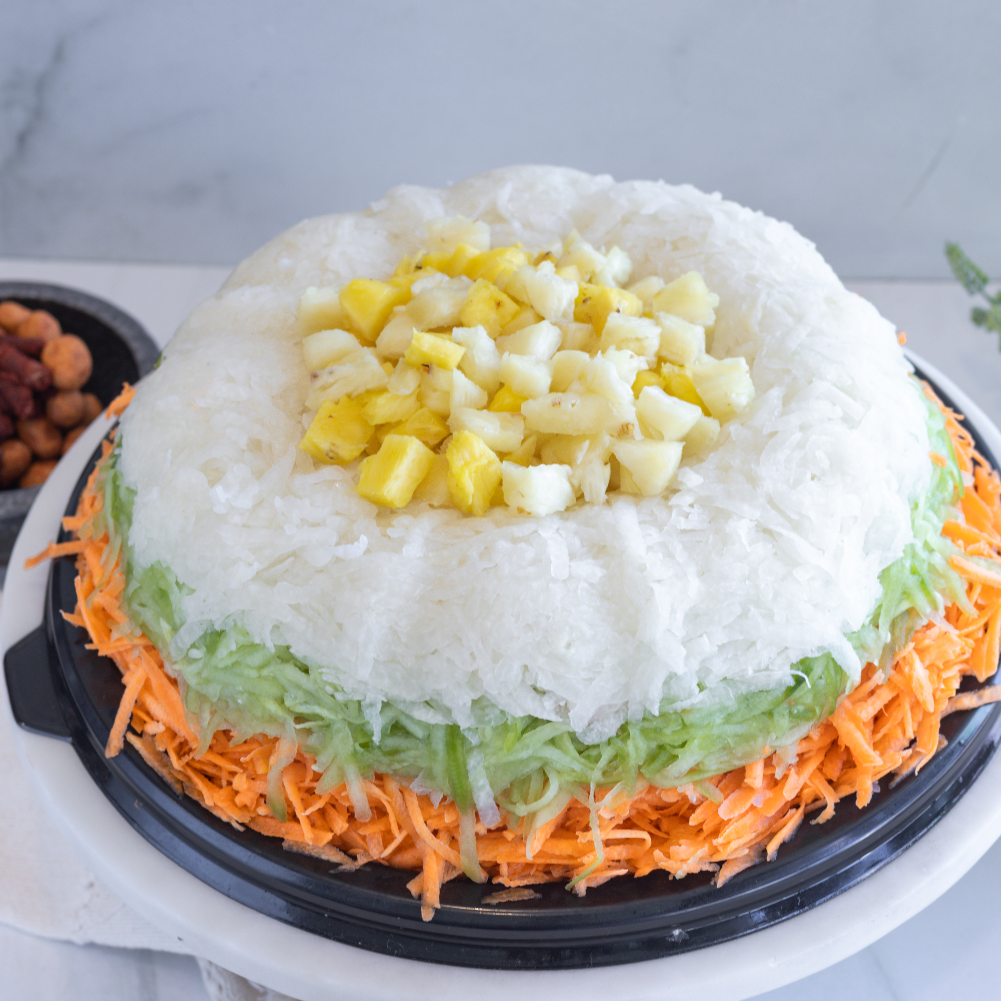 Rosca de Jicama, Pepino y Zanahoria con Fruta